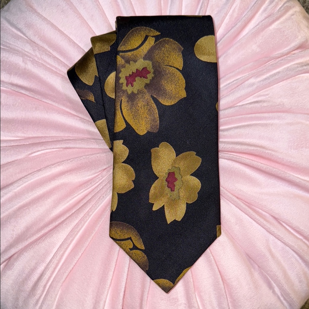 Lands End Direct Merchant Mens Necktie  100 Silk Mens Tie  Euc
